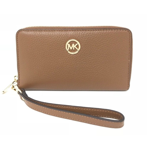 Michael Kors Handbags - Michael Kors Fulton Large Flat Phone Case Wallet